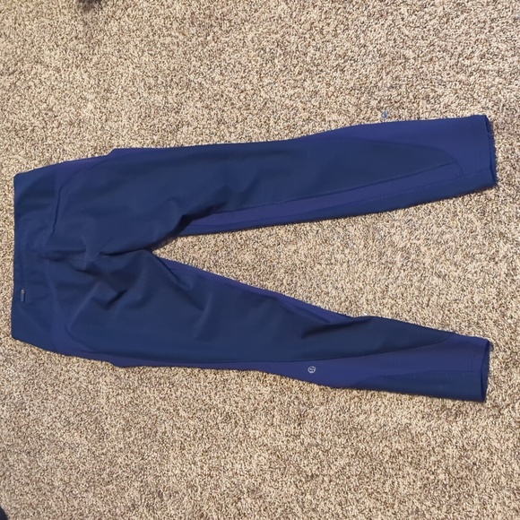 Lululemon Rain Repellent Tight - Picture 4 of 7